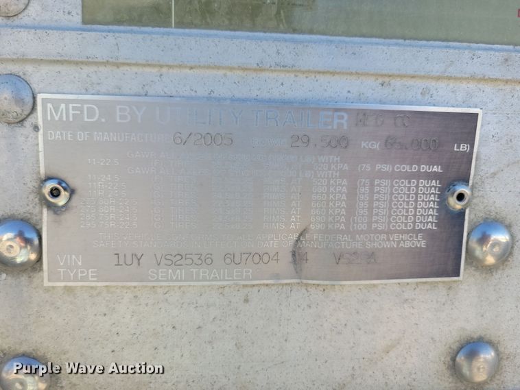 image for item DL7749 2006 Utility 3000R  refrigerated van trailer