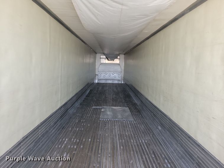 image for item DL7749 2006 Utility 3000R  refrigerated van trailer