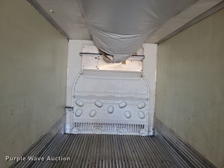 image for item DL7749 2006 Utility 3000R  refrigerated van trailer