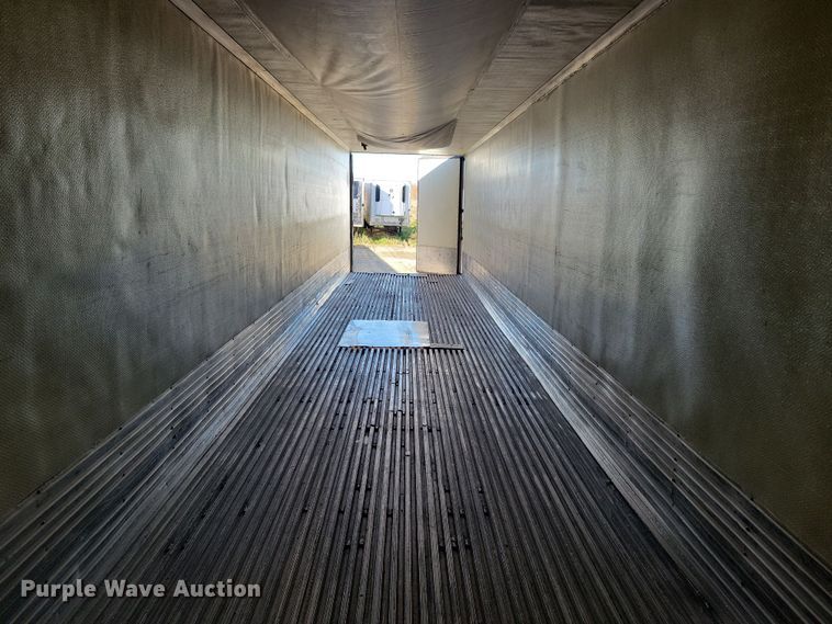 image for item DL7749 2006 Utility 3000R  refrigerated van trailer