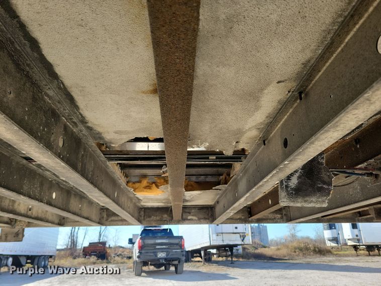 image for item DL7749 2006 Utility 3000R  refrigerated van trailer