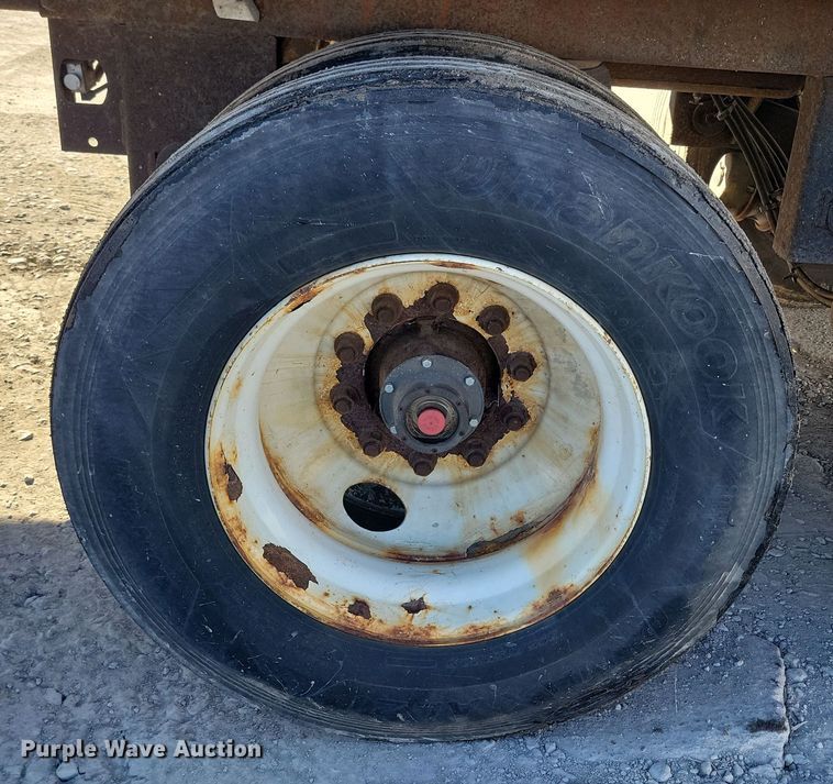 image for item DL7749 2006 Utility 3000R  refrigerated van trailer