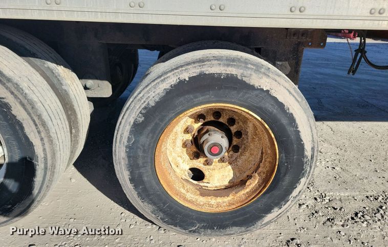 image for item DL7749 2006 Utility 3000R  refrigerated van trailer