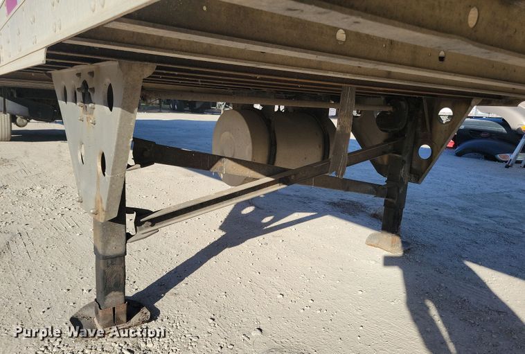 image for item DL7754 2005 Utility 3000R  refrigerated van trailer