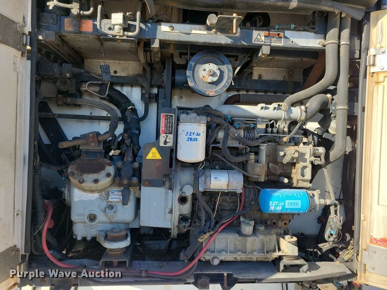 image for item DL7754 2005 Utility 3000R  refrigerated van trailer