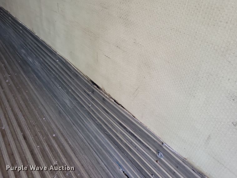 image for item DL7754 2005 Utility 3000R  refrigerated van trailer