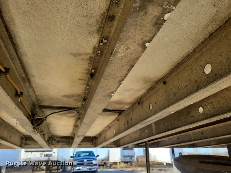 image for item DL7754 2005 Utility 3000R  refrigerated van trailer