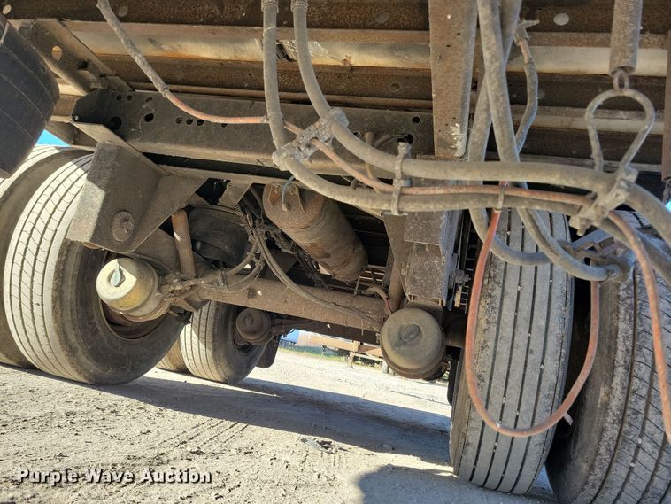 image for item DL7754 2005 Utility 3000R  refrigerated van trailer