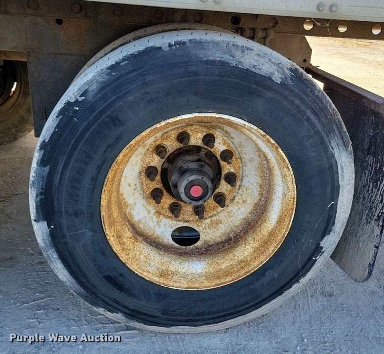 image for item DL7754 2005 Utility 3000R  refrigerated van trailer