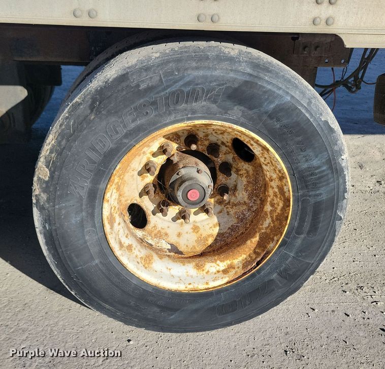 image for item DL7754 2005 Utility 3000R  refrigerated van trailer