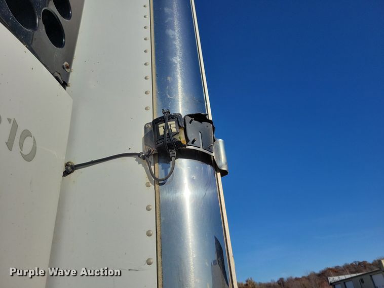 image for item DL7755 2006 Utility 3000R  refrigerated van trailer