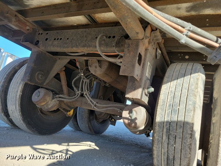 image for item DL7755 2006 Utility 3000R  refrigerated van trailer