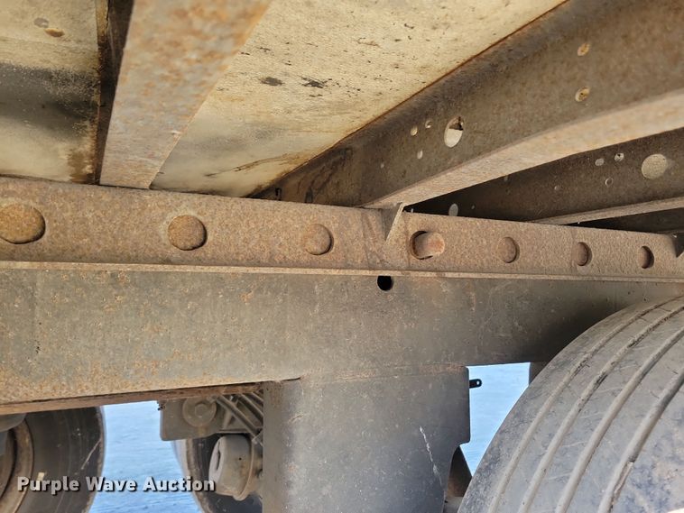 image for item DL7755 2006 Utility 3000R  refrigerated van trailer