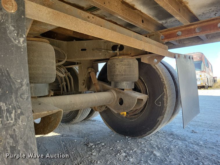 image for item DL7755 2006 Utility 3000R  refrigerated van trailer