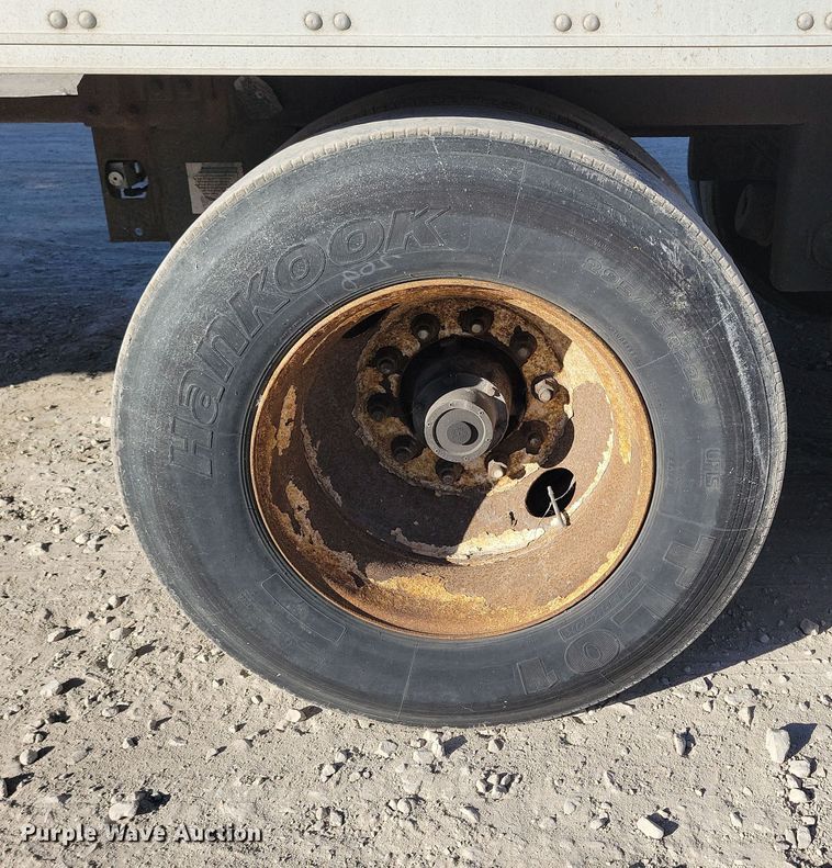 image for item DL7755 2006 Utility 3000R  refrigerated van trailer