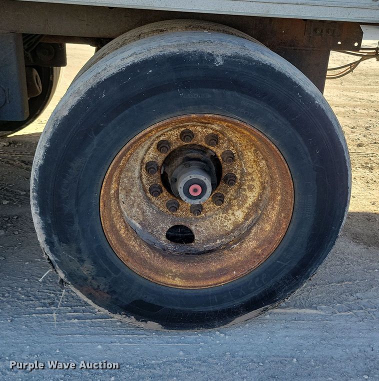 image for item DL7755 2006 Utility 3000R  refrigerated van trailer