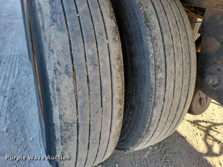 image for item DL7755 2006 Utility 3000R  refrigerated van trailer