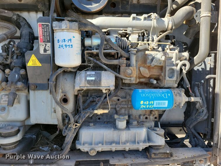 image for item DL7756 2005 Utility 3000R  refrigerated van trailer