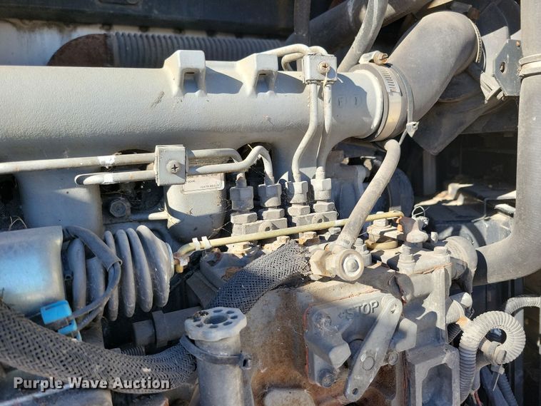 image for item DL7756 2005 Utility 3000R  refrigerated van trailer