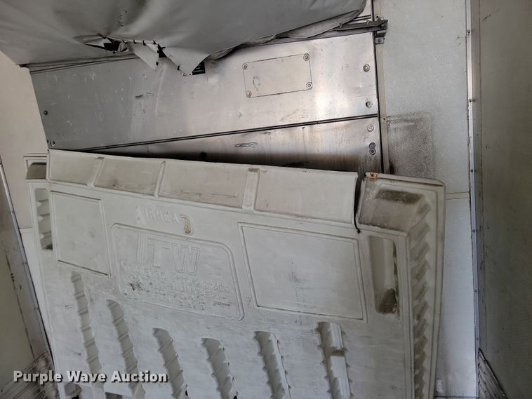 image for item DL7756 2005 Utility 3000R  refrigerated van trailer