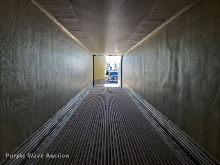 image for item DL7756 2005 Utility 3000R  refrigerated van trailer