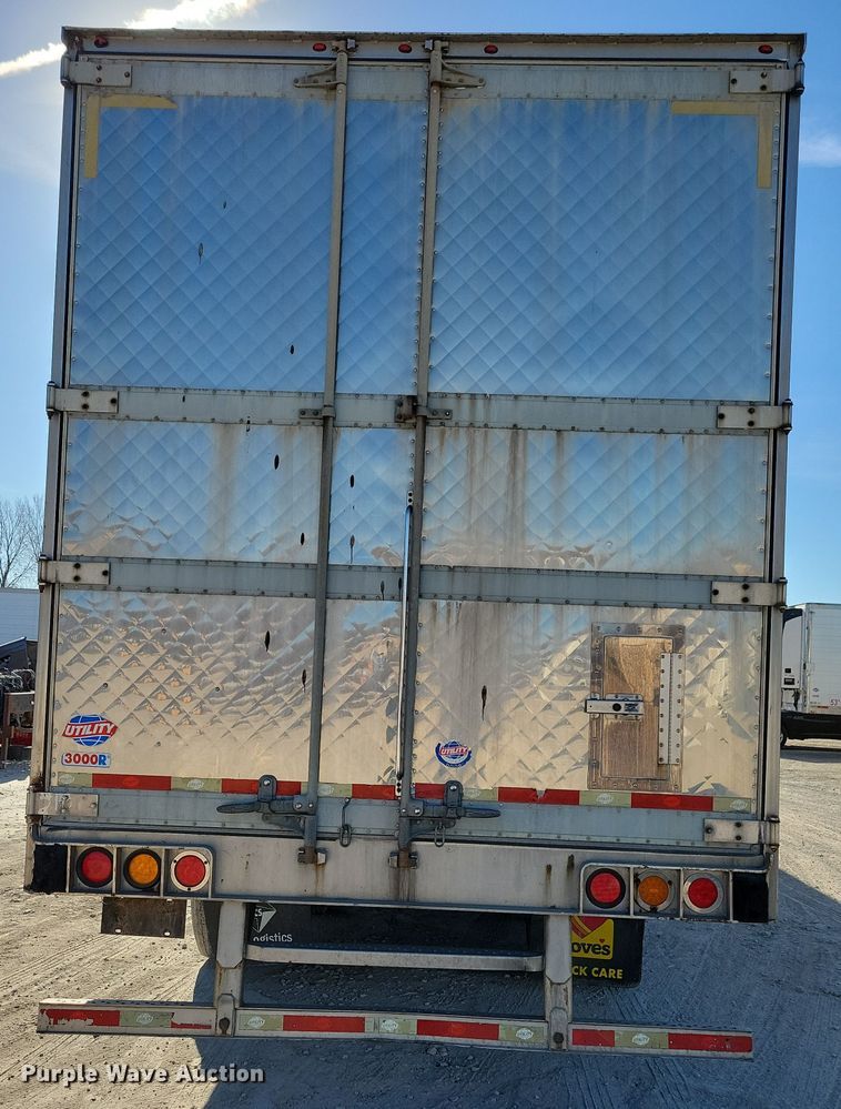 image for item DL7757 2008 Utility 3000R  refrigerated van trailer