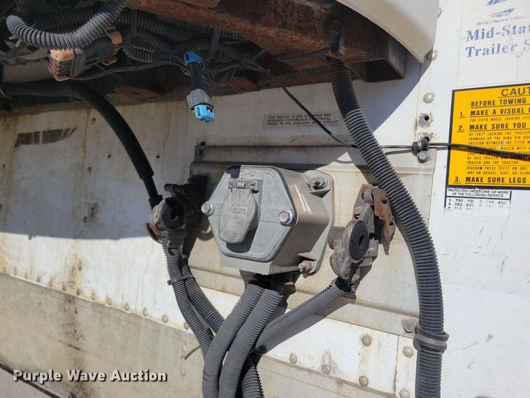 image for item DL7757 2008 Utility 3000R  refrigerated van trailer