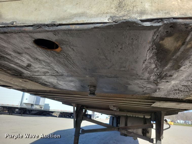 image for item DL7757 2008 Utility 3000R  refrigerated van trailer