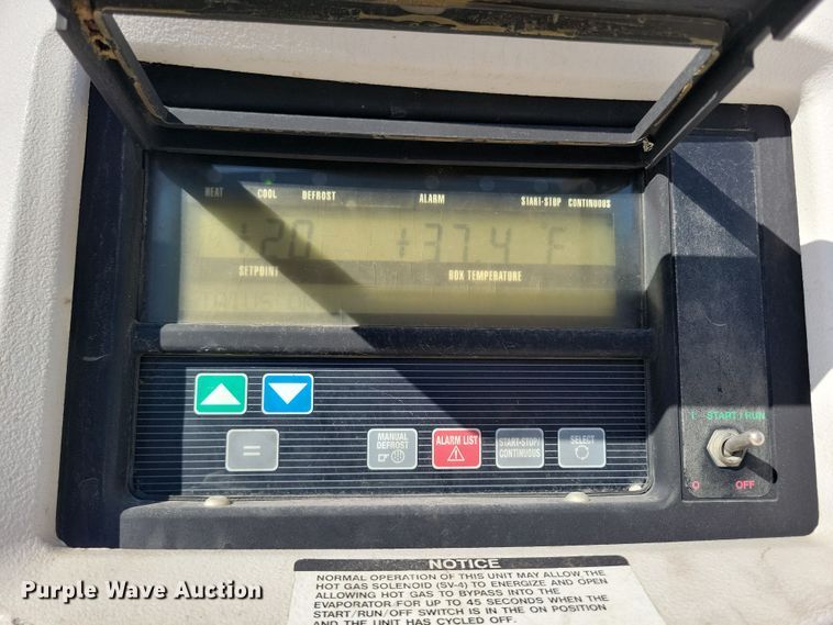 image for item DL7757 2008 Utility 3000R  refrigerated van trailer