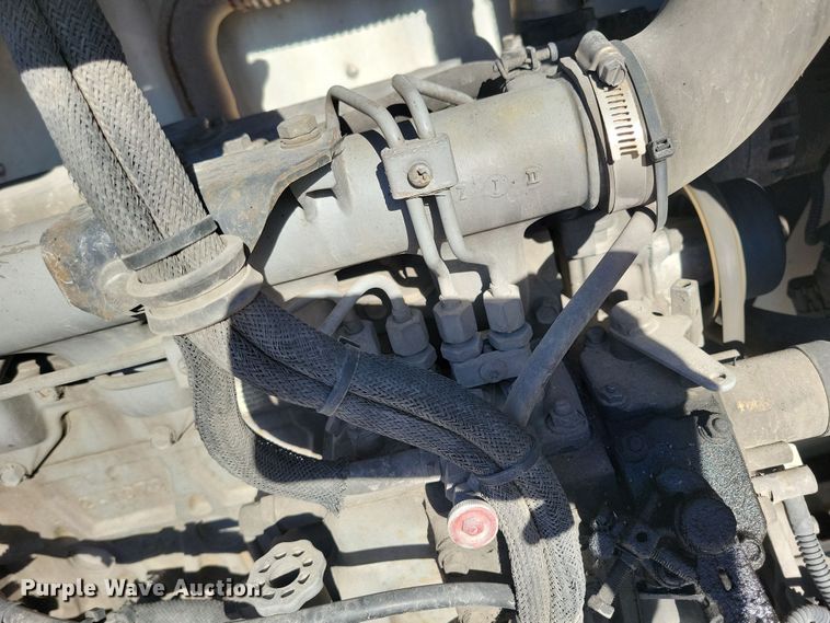 image for item DL7757 2008 Utility 3000R  refrigerated van trailer