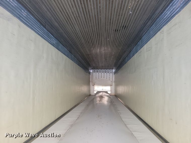 image for item DL7757 2008 Utility 3000R  refrigerated van trailer