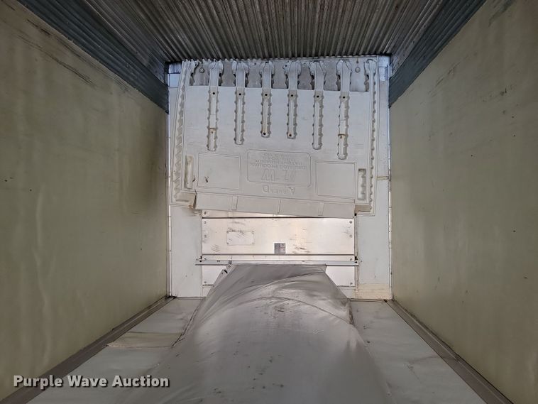 image for item DL7757 2008 Utility 3000R  refrigerated van trailer