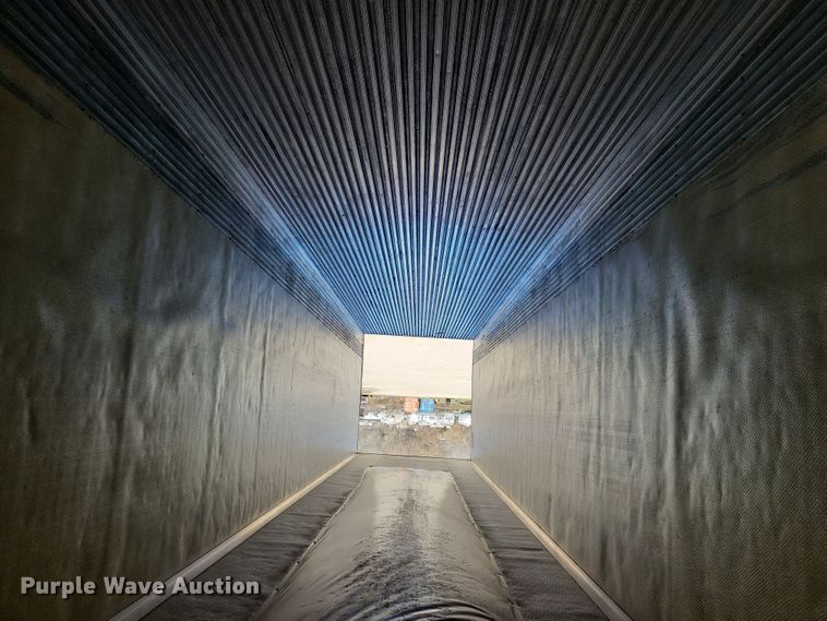 image for item DL7757 2008 Utility 3000R  refrigerated van trailer