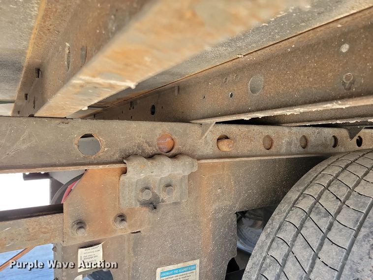 image for item DL7757 2008 Utility 3000R  refrigerated van trailer