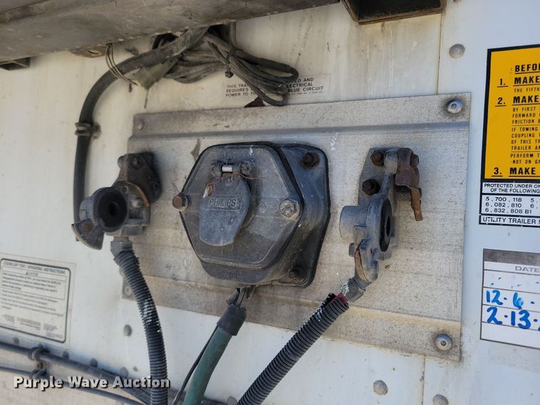 image for item DL7758 2006 Utility 3000R  refrigerated van trailer