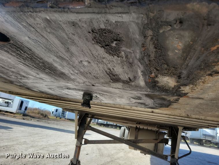 image for item DL7758 2006 Utility 3000R  refrigerated van trailer