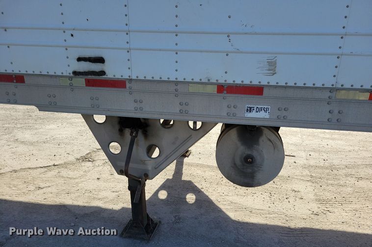 image for item DL7758 2006 Utility 3000R  refrigerated van trailer