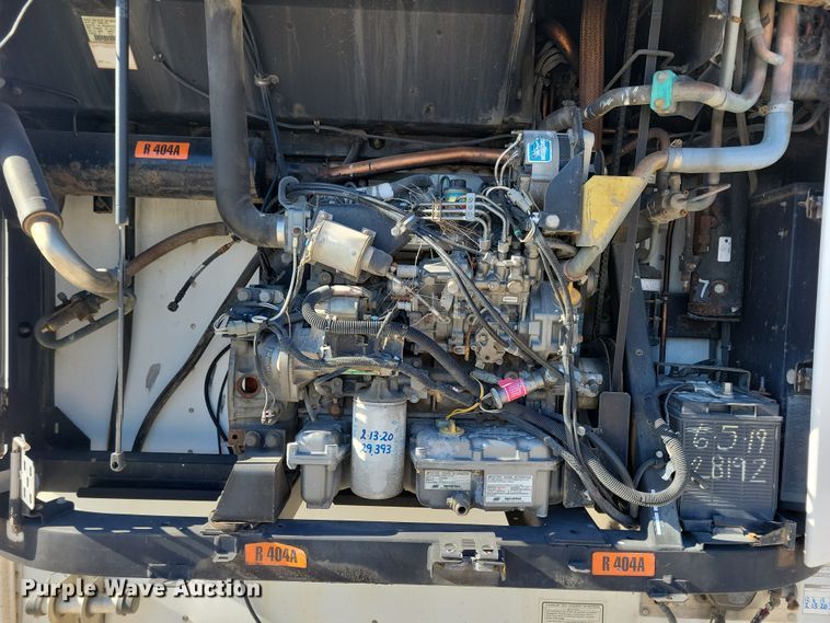 image for item DL7758 2006 Utility 3000R  refrigerated van trailer