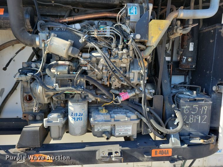 image for item DL7758 2006 Utility 3000R  refrigerated van trailer