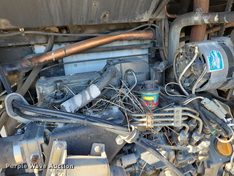 image for item DL7758 2006 Utility 3000R  refrigerated van trailer