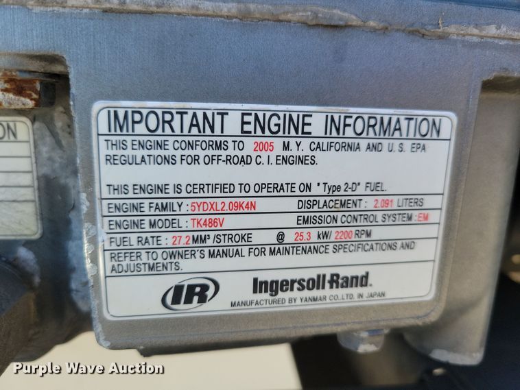 image for item DL7758 2006 Utility 3000R  refrigerated van trailer