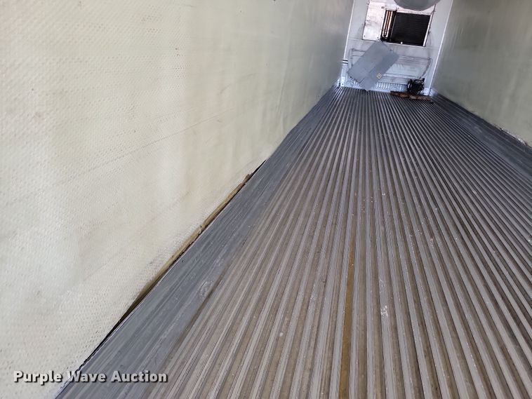 image for item DL7758 2006 Utility 3000R  refrigerated van trailer