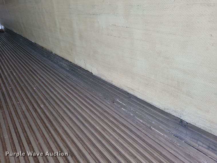 image for item DL7758 2006 Utility 3000R  refrigerated van trailer