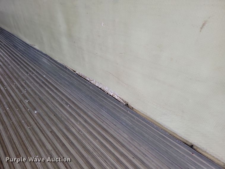 image for item DL7758 2006 Utility 3000R  refrigerated van trailer