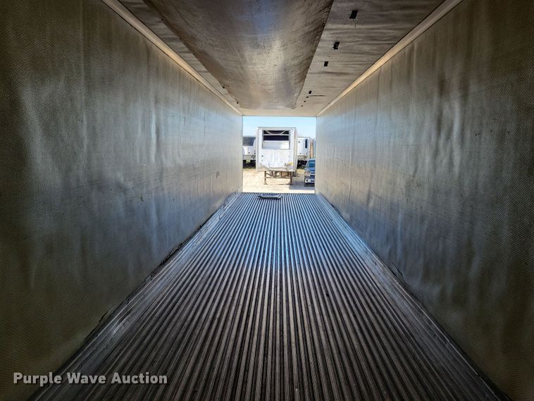 image for item DL7758 2006 Utility 3000R  refrigerated van trailer