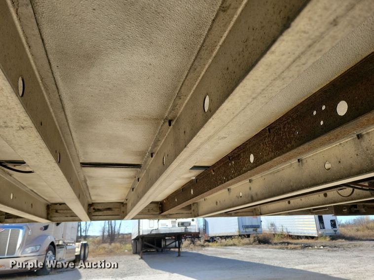 image for item DL7758 2006 Utility 3000R  refrigerated van trailer