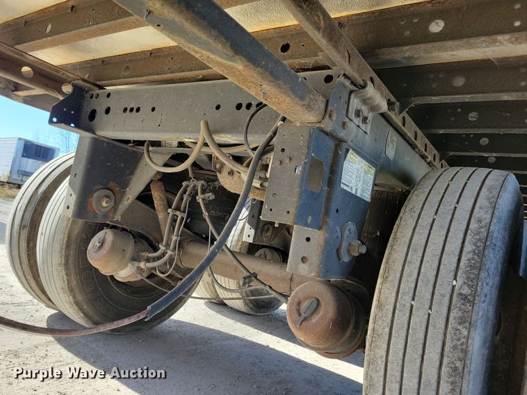 image for item DL7758 2006 Utility 3000R  refrigerated van trailer