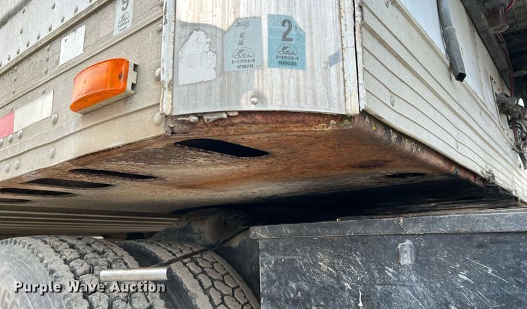 image for item DL7759 1999 Utility Trailer MFG  refrigerated van trailer