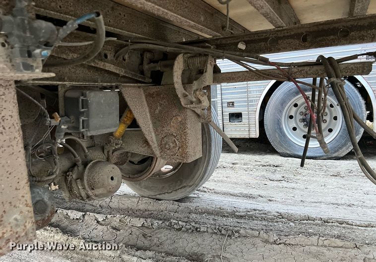 image for item DL7759 1999 Utility Trailer MFG  refrigerated van trailer