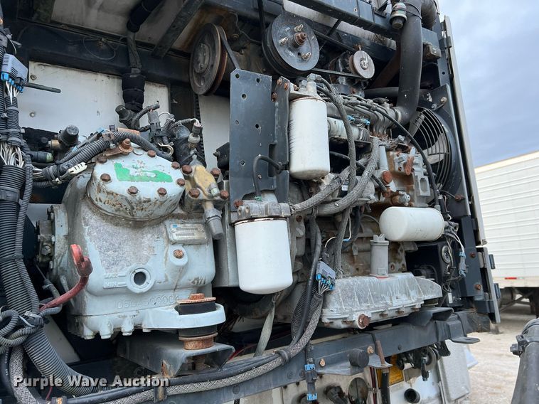 image for item DL7759 1999 Utility Trailer MFG  refrigerated van trailer